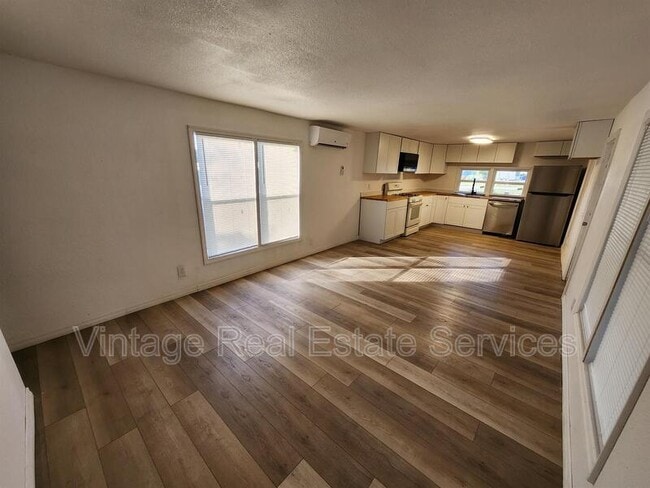 Photo - 114 Hillside Dr