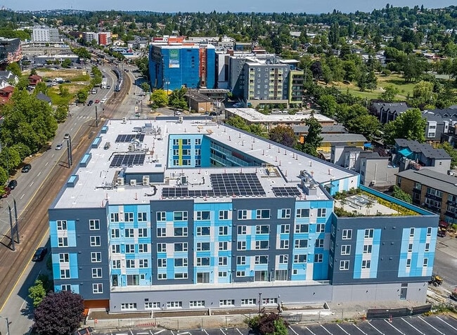 Building Photo - Nichols Court Rental