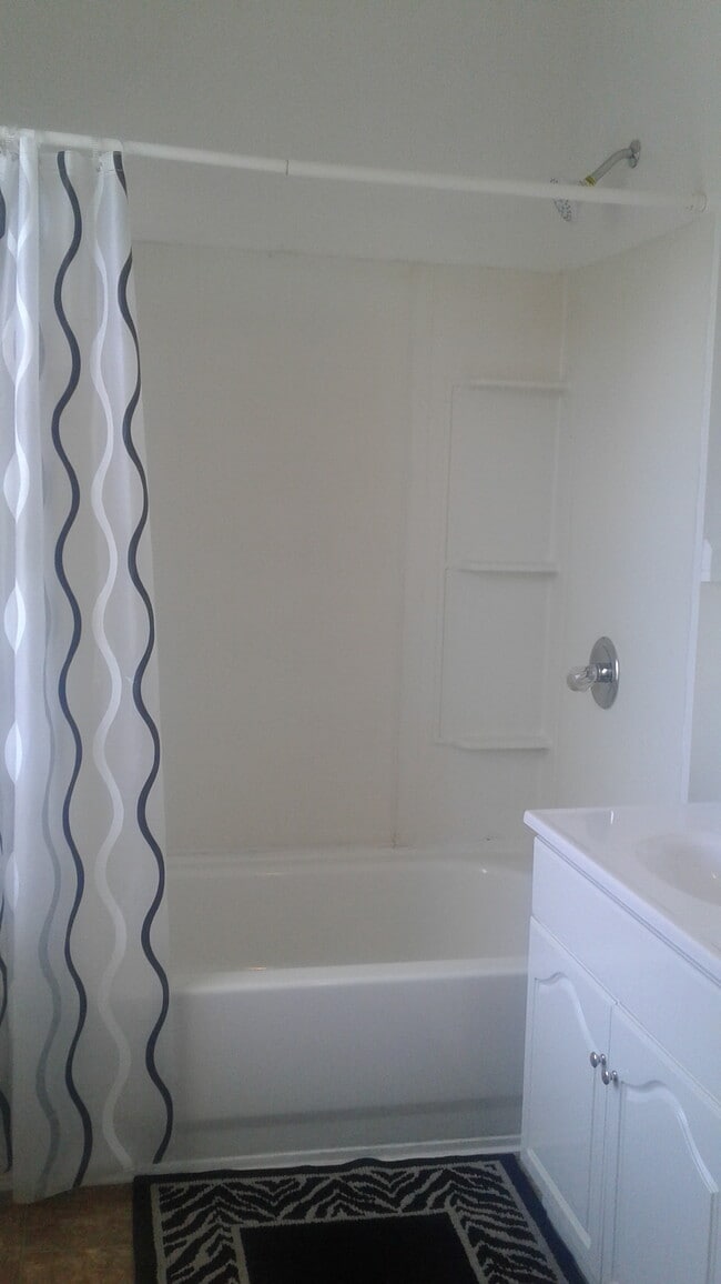 Photo - 416 E 3rd St Unit 2nd floor