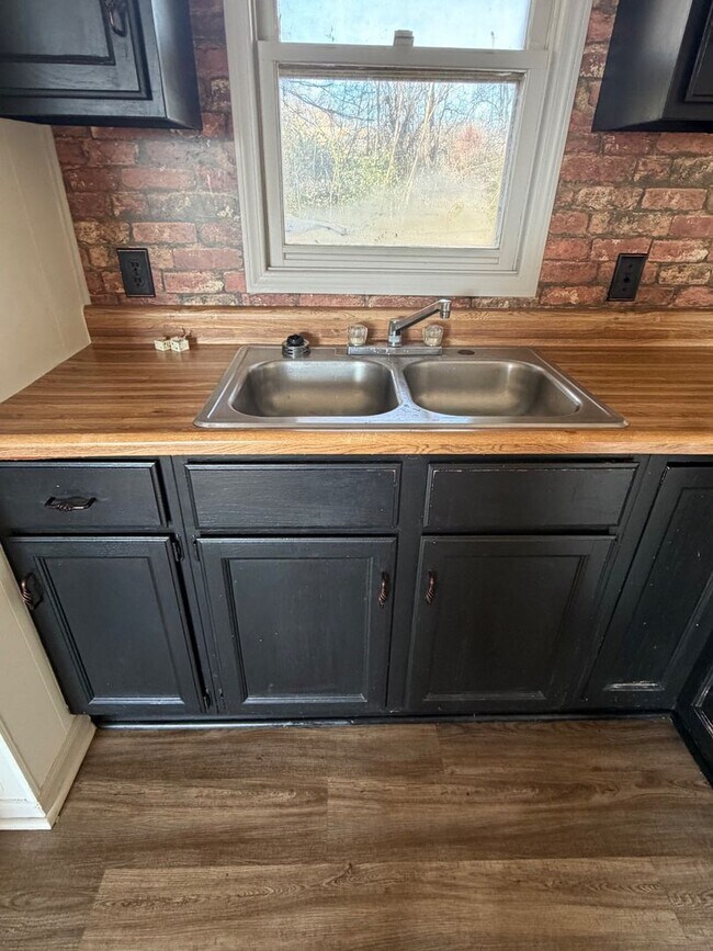 Photo - 721 US-62 Unit A