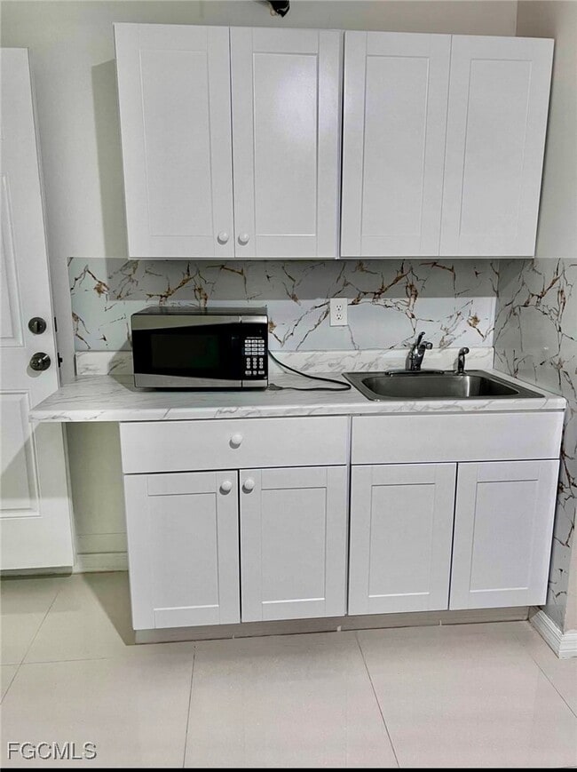 Photo - 2211-2211 Park Rd