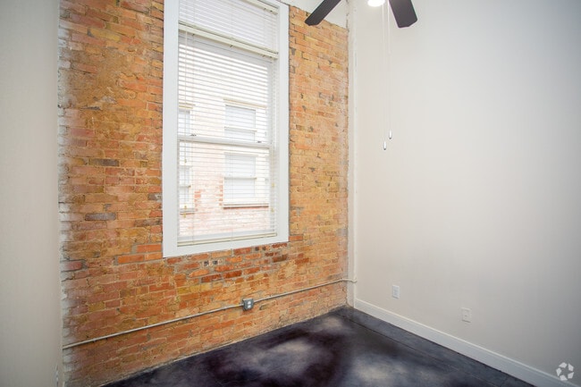 P4-B 2HABx1BA 748 ft² - Homes of Parker Commons