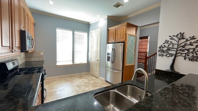 Photo - 89 Sidney St
