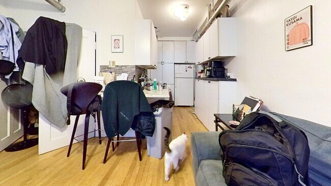 Photo - 658 W Briar Pl Unidad G