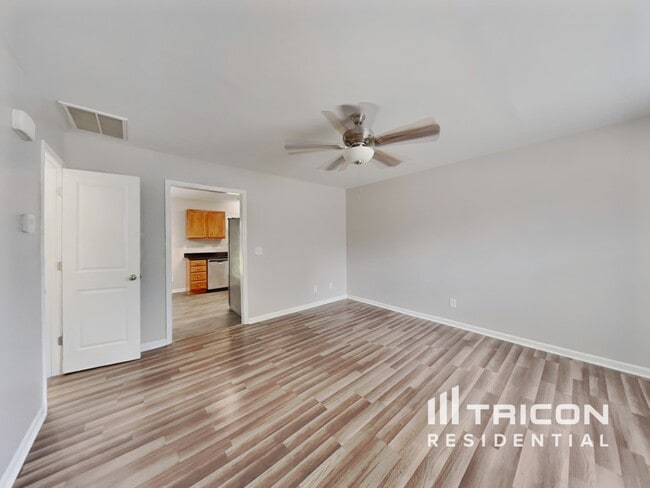 Photo - 131 Drewsbury Dr