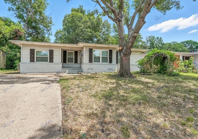 Building Photo - 1520 Hilltop Dr Rental