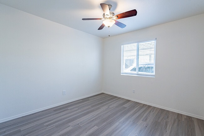 501 E Quail Ave Unit 2
