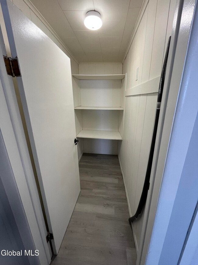 715 Hudson Ave Unit D