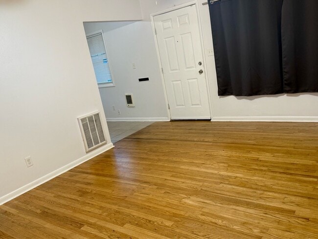 Photo - 5303 NE 72nd Ave.