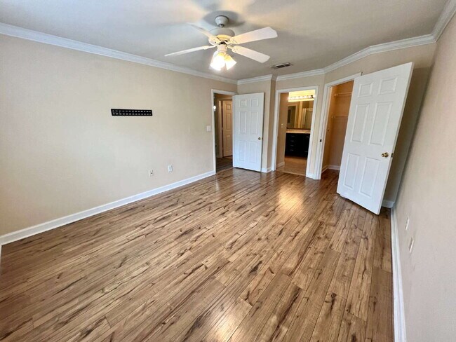 18159 Sterling Gate Cir