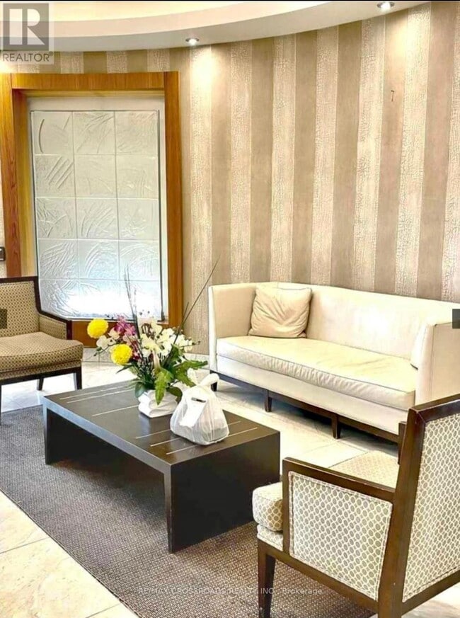 Photo - 85 Bloor St E Unité 1212