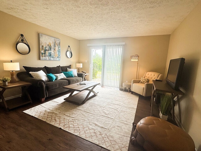 Building Photo - Turtle Lake