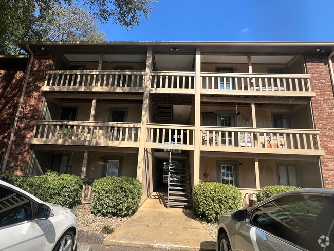 Building Photo - Updated 1 bed 1 bath, great location! Unit 19 Rental