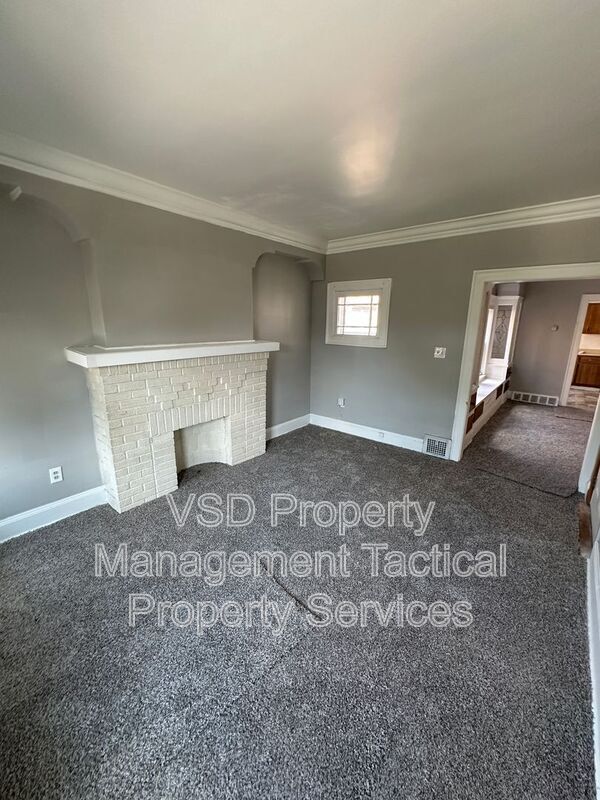 3285 E 143rd St Unit 3
