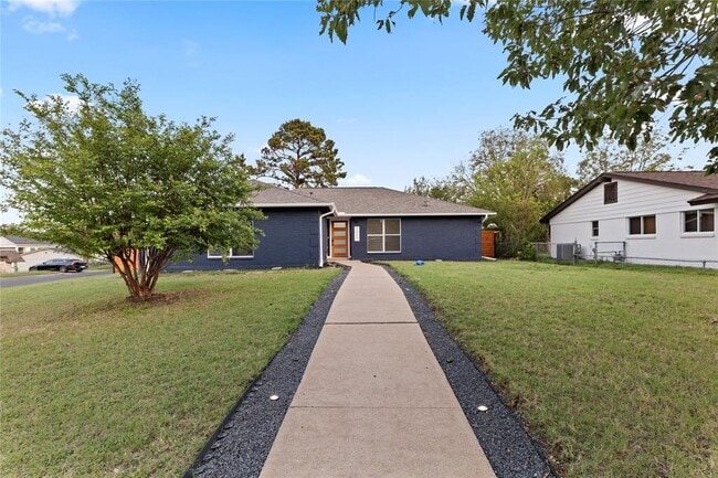 Building Photo - 3907 Carmel Dr Rental
