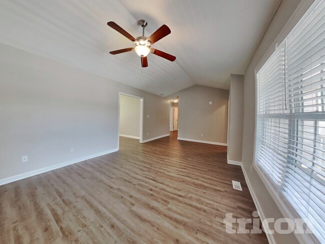 Photo - 2112 McKinnon Dr