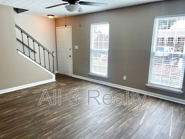 Photo - 122 Jackson Dr