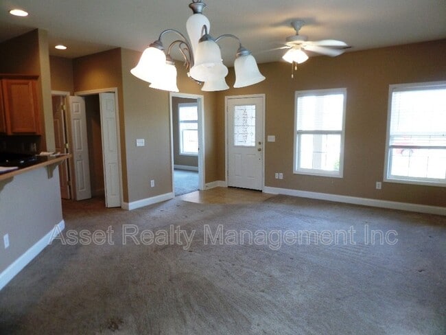 Photo - 121 Hatleyberry St