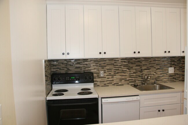 Photo - 3815 Harrison St Unit 202