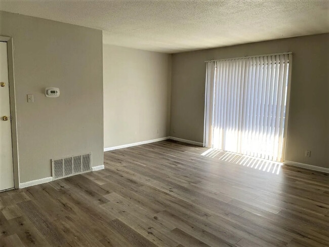 Photo - 204 21st Ave Pl