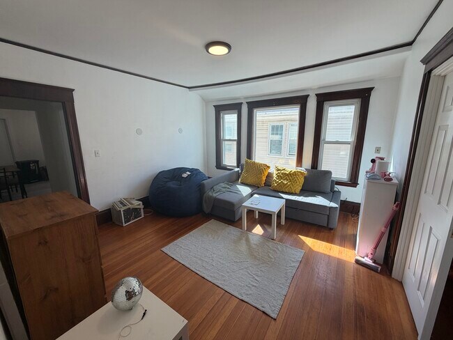 Photo - 100 W Adams St Unit B