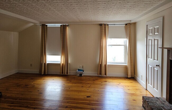 Living Room - 127 S 4th St Apartamentos Unidad 1