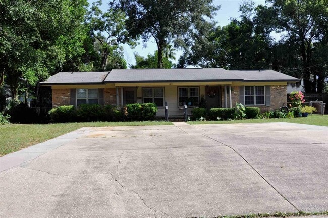 Photo - 1611 E Brainerd St House