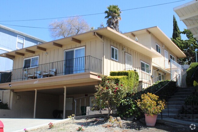 Building Photo - 527 Vaqueros Ave Unit B Rental