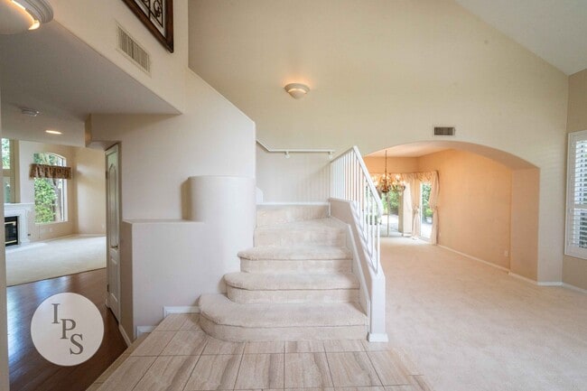 Photo - 1184 E Province Dr