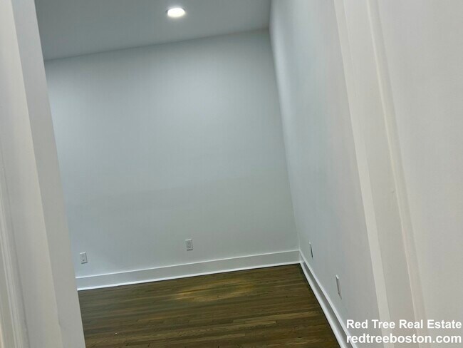 11 Peterborough St Unit 18