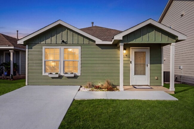 Building Photo - Stylish One Story Living with Modern Upgrades and Resort Style Amenities