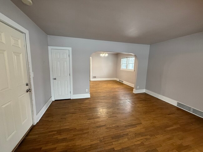 Photo - 909 University Dr N Unidad #2