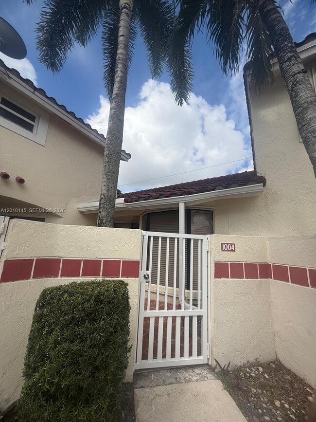 Building Photo - 1004 San Remo Cir