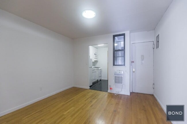 Building Photo - 213 E 84th St Unit 4A Rental