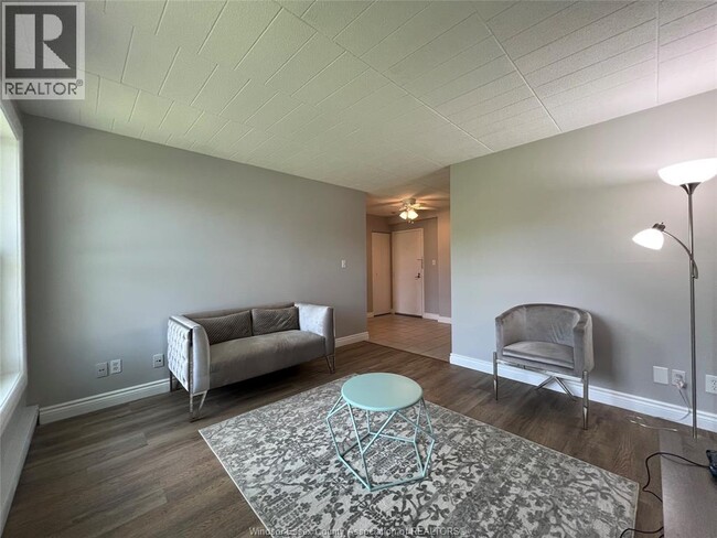 Photo - 6563 Thornberry Crescent
