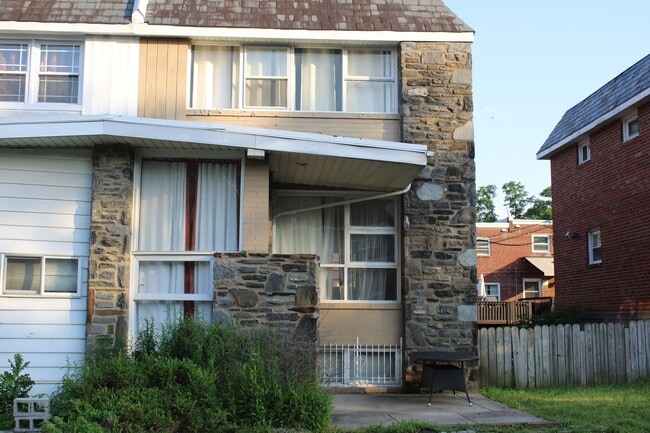Building Photo - Now Leasing | Beautiful 3-Bedroom Home with Finished Basement & Garage