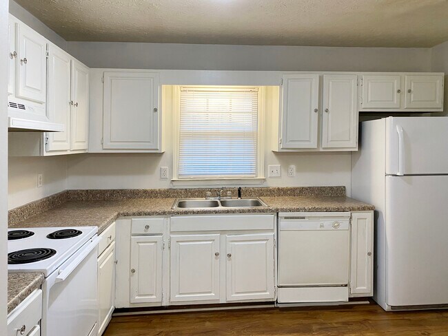 Photo - 1905 S Milledge Ave Unit Apt 4