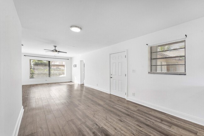 Photo - 500 NE 48th St