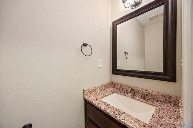 Photo - 115 Medicine Bend Ct
