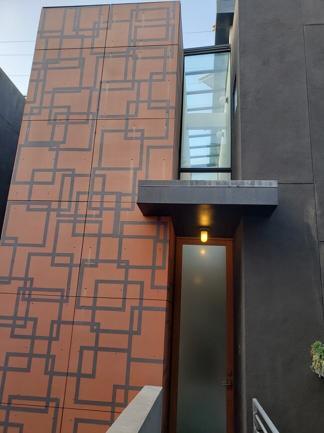 Photo - 424 S Venice Blvd Unit 1