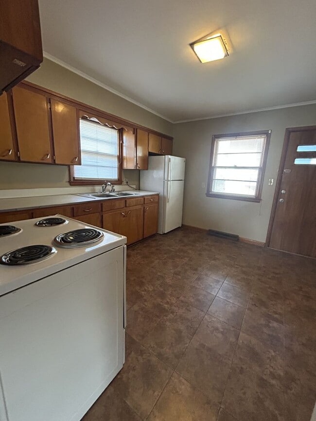 Photo - 111 W Lindburg St Unit 111 W Lindburg Apt B