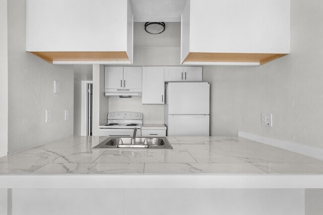 Photo - The Lakeside at 2315