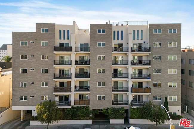 Photo - 837 S Harvard Blvd Unit 202