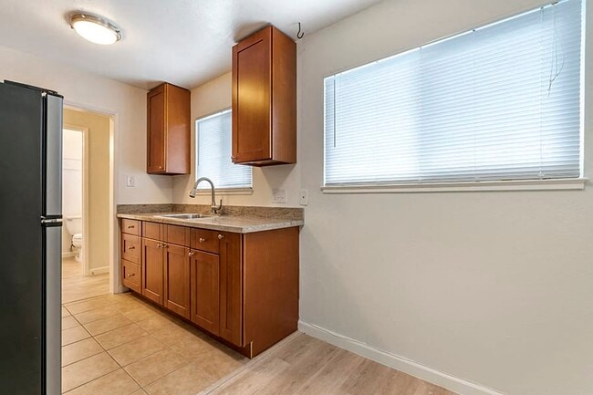 Oak Grove - 265 Vernon