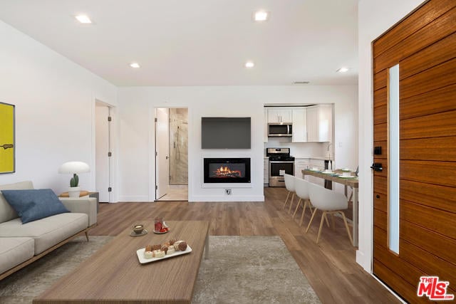 Gran salón con chimenea - 10992 Exposition Blvd