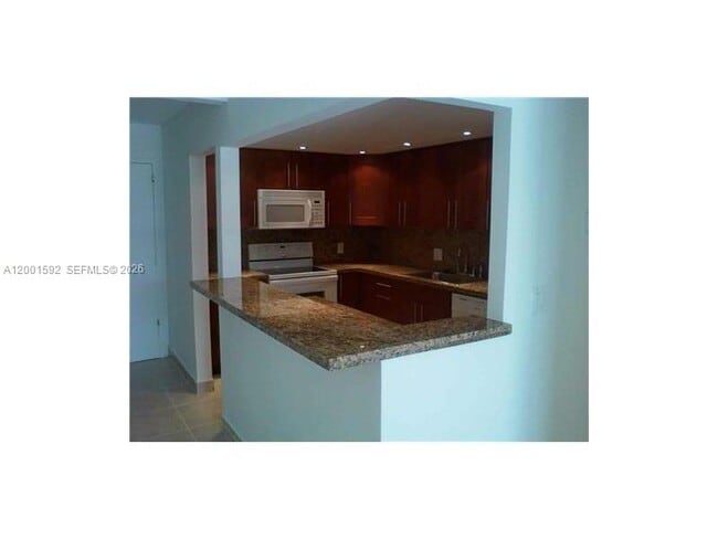 Photo - 150 SE 25th Rd Unidad 8L