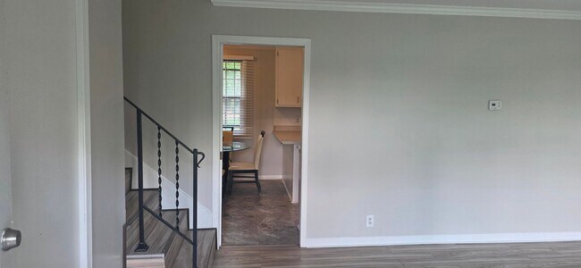 Photo - 647 Shipp Ln