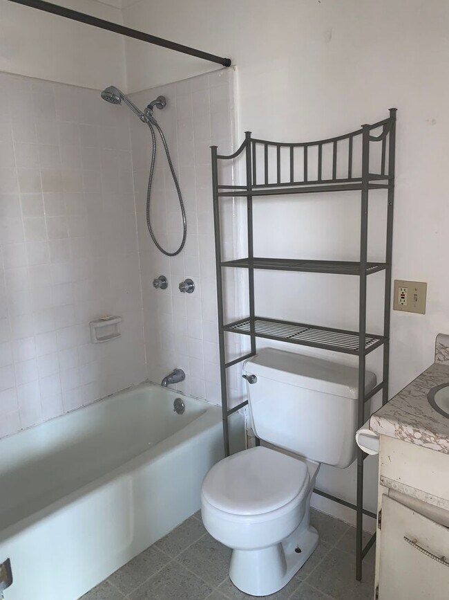 Photo - 1870 Mill St Unit 1