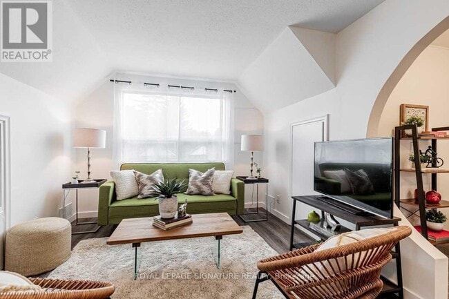 Photo - 179 Clonmore Dr