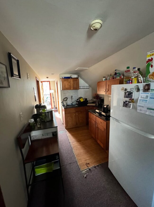 Building Photo - 139 Lowell St Unit 3 Rental